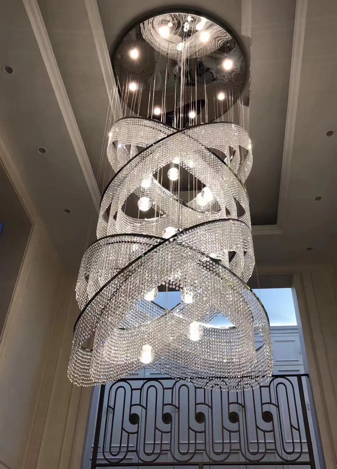 A Guide to Choosing Non-standard Modern LED Chandelier Lighting for Foyers Dutti