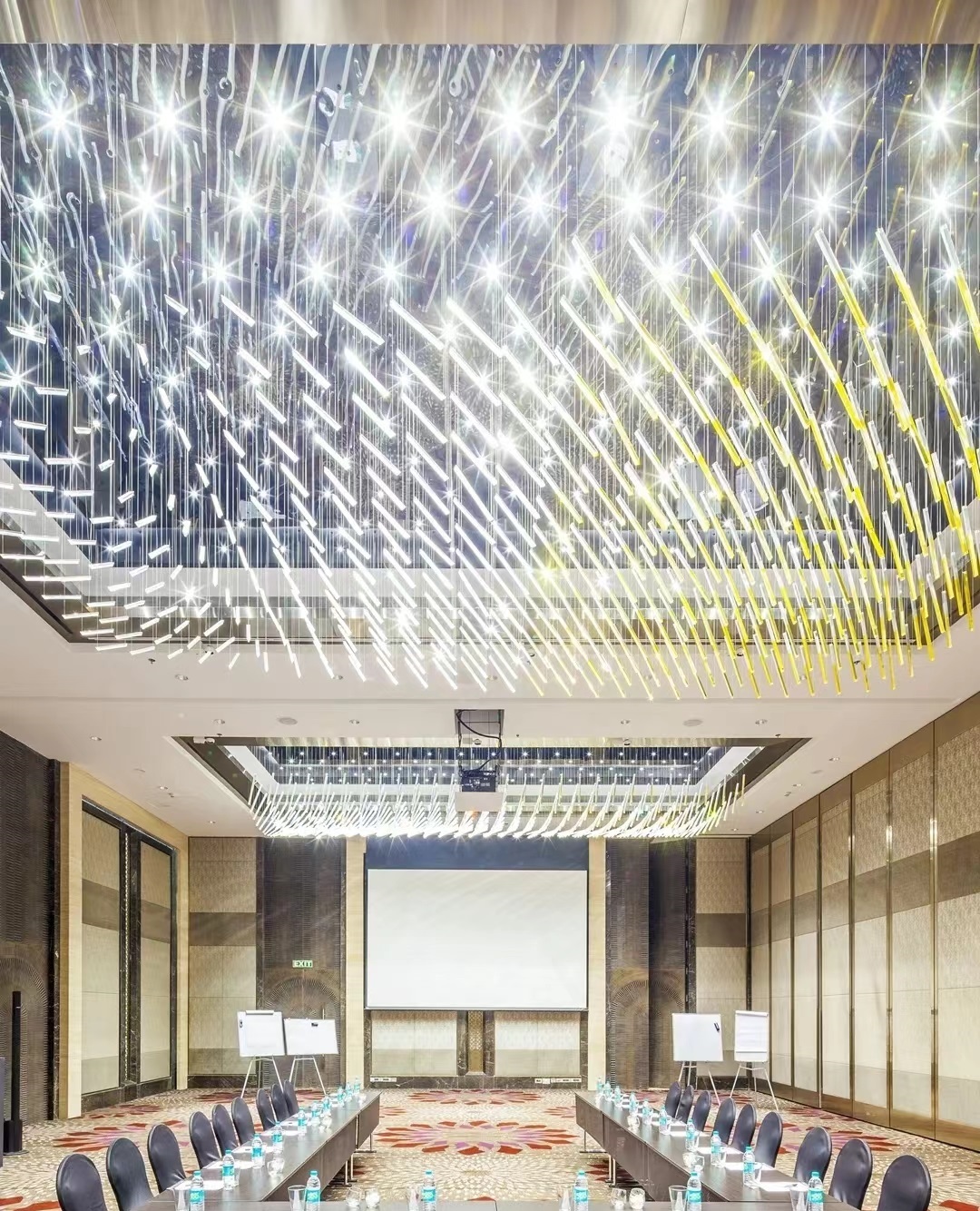 Dutti LED Aluminum Acrylic Pipe Unique Modern Chandelier OEM ODM Custom for Hotel Banquet Hall 