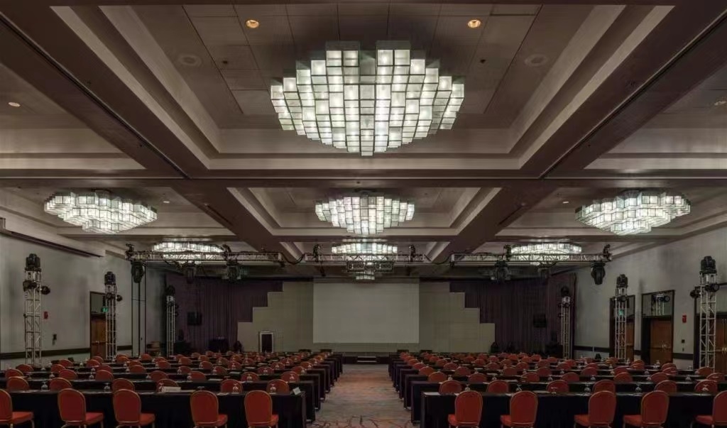 Dutti LED Aluminum Modern Chandelier: A Unique Lighting Solution for Banquet Halls Design OEM/ODM